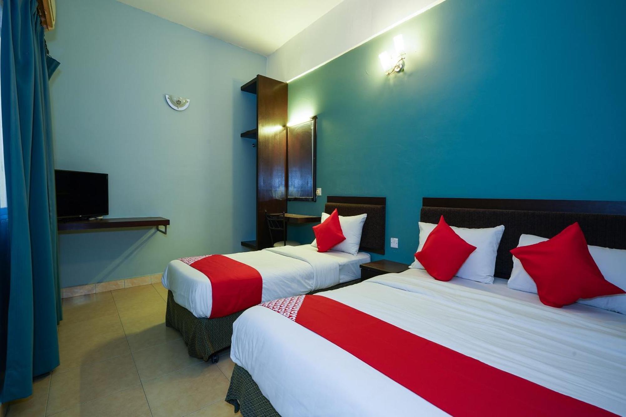 Hotel O Hotel Orchard Inn Lumut Exterior photo