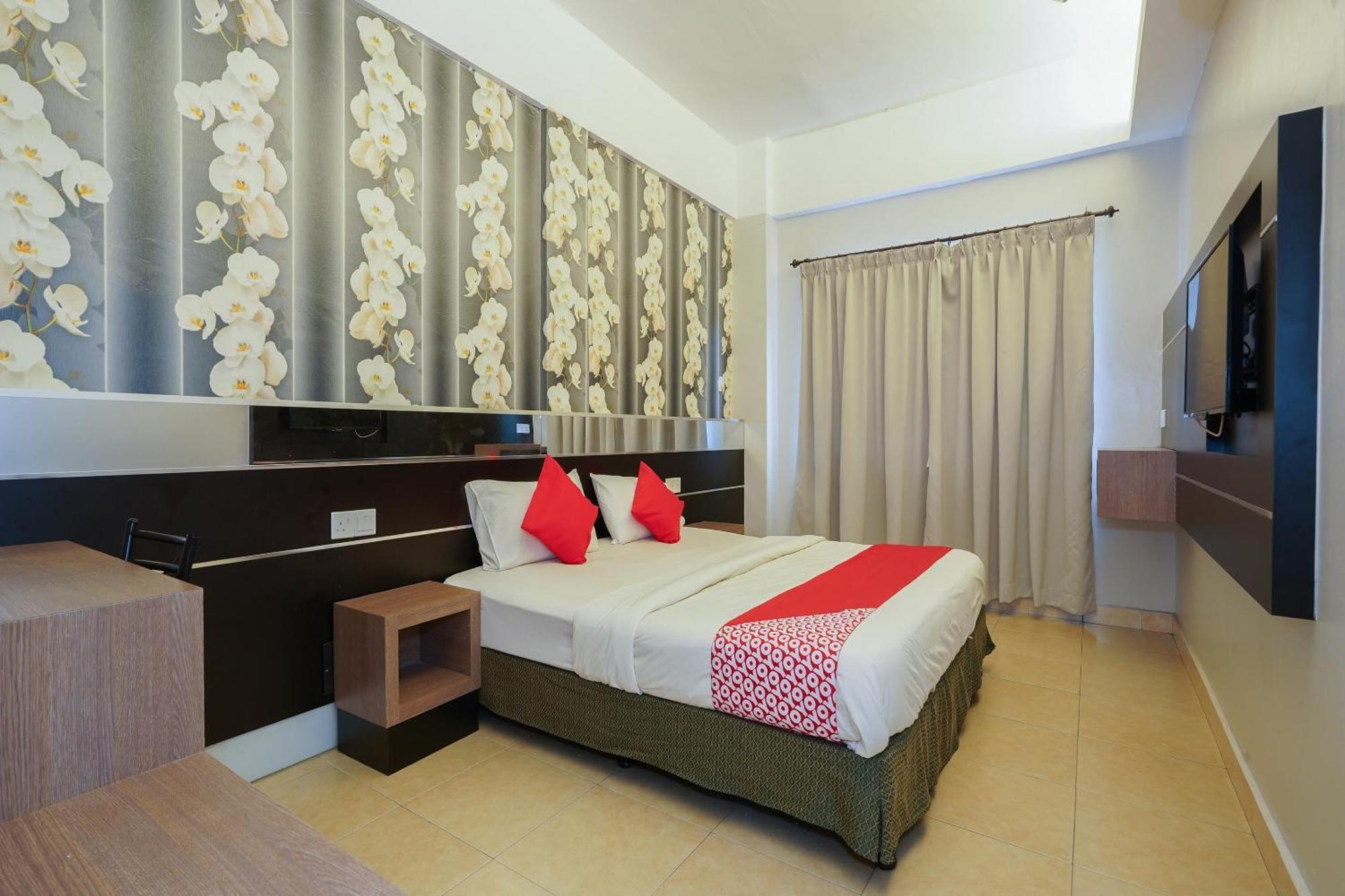Hotel O Hotel Orchard Inn Lumut Exterior photo